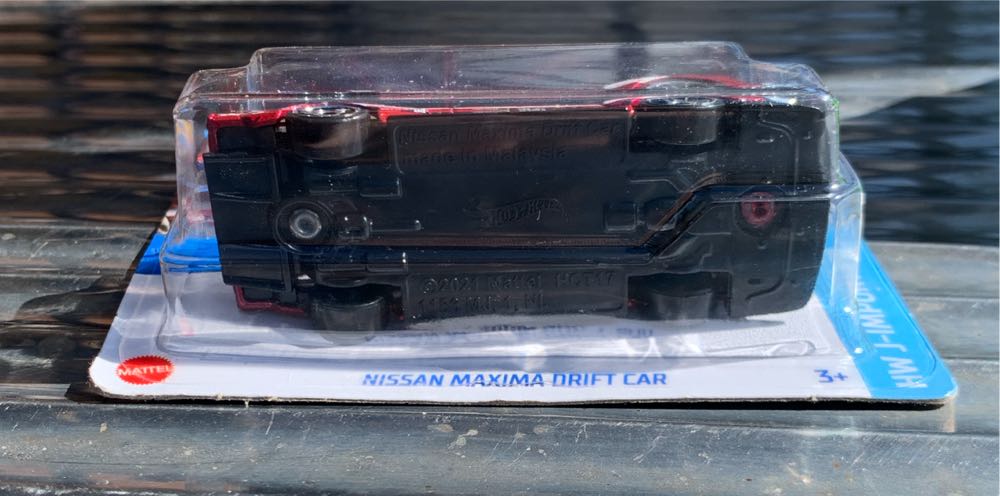 NISSAN MAXIMA DRIFT CAR - Hw-j Imports toy car collectible [Barcode 074299057854] - Main Image 3