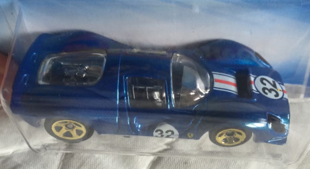 Ferrari 330 P4 - HW Garage toy car collectible - Main Image 2