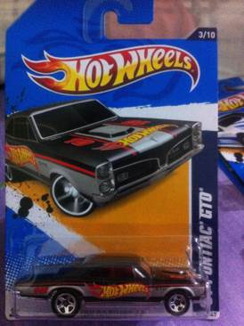 ’67 Pontiac GTO - HW Racing 12 toy car collectible - Main Image 2