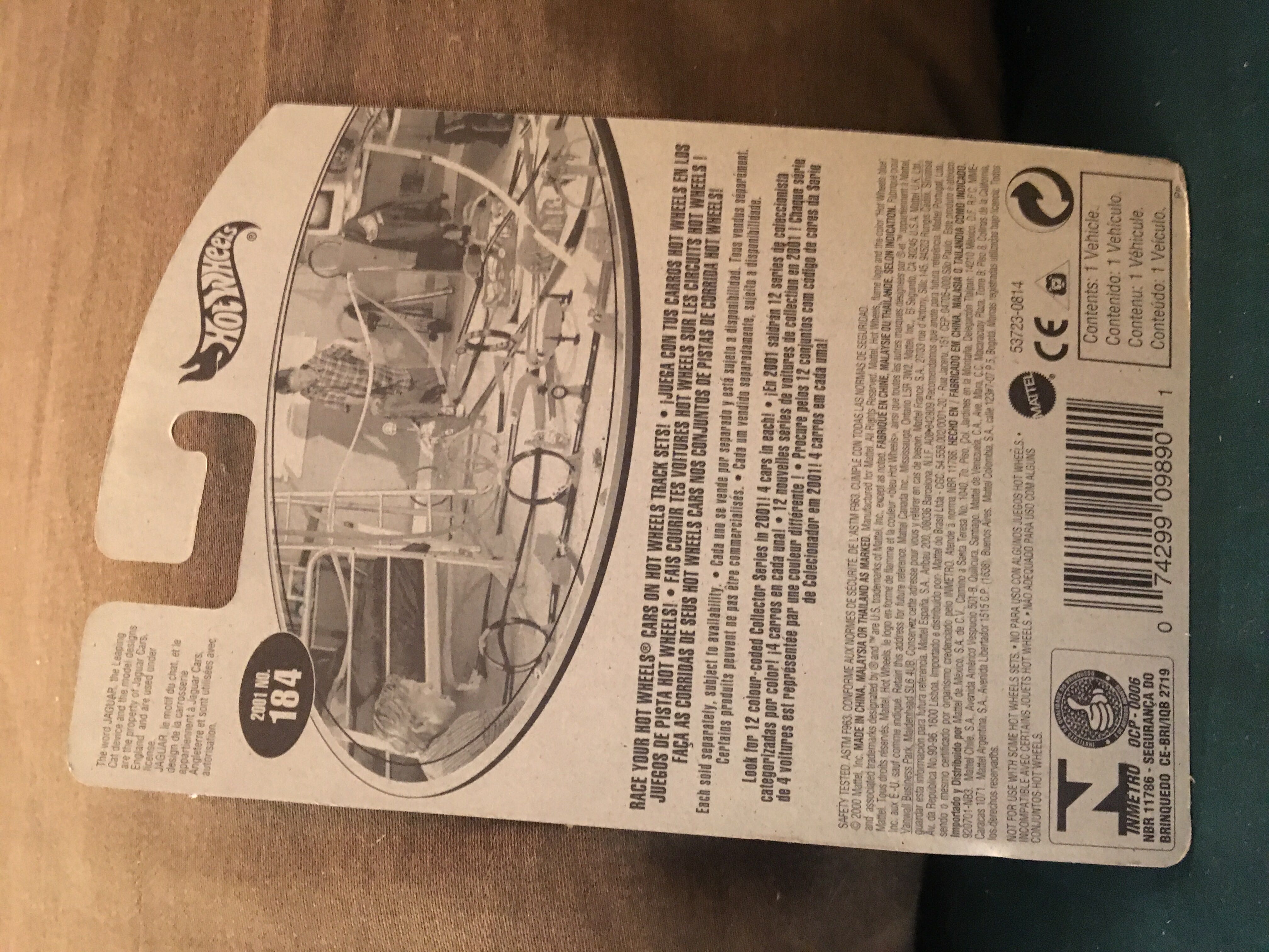 Jaguar D-Type - Hot Wheels toy car collectible - Main Image 3