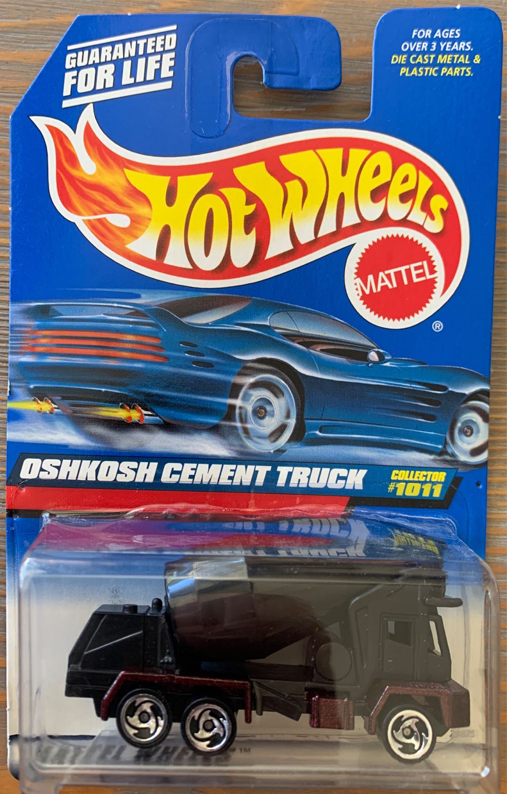 Oshkosh Cement Truck - 1998 Mainline Cars toy car collectible - Main Image 3