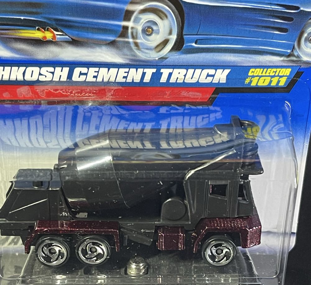 Oshkosh Cement Truck - 1998 Mainline Cars toy car collectible - Main Image 4