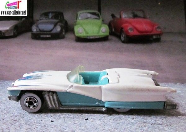 Street Beast - HW Mainline toy car collectible - Main Image 2