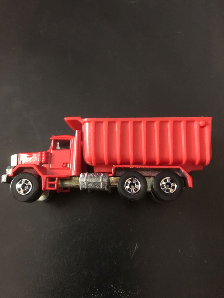 Peterbilt Dump Truck - Mainline toy car collectible - Main Image 2