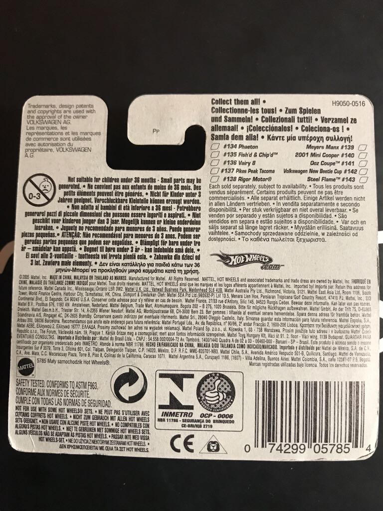 Volkswagen New Beetle Cup - 2005 Mainline toy car collectible - Main Image 2