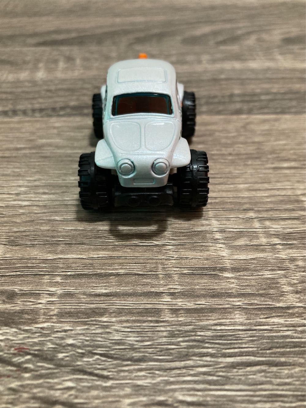 VW Beetle 4x4 - Volkswagon toy car collectible - Main Image 2