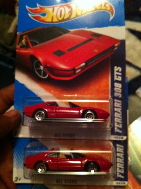 Ferrari 308 GTS - 2011 Hot Wheels toy car collectible - Main Image 2