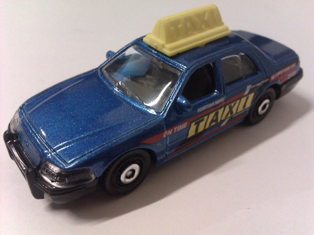 2006 Ford Crown Victoria (Loose) - Matchbox City Action toy car collectible - Main Image 2