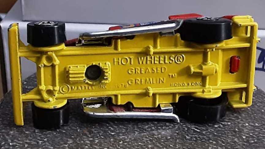 Greased Gremlin - Mexico toy car collectible - Main Image 3