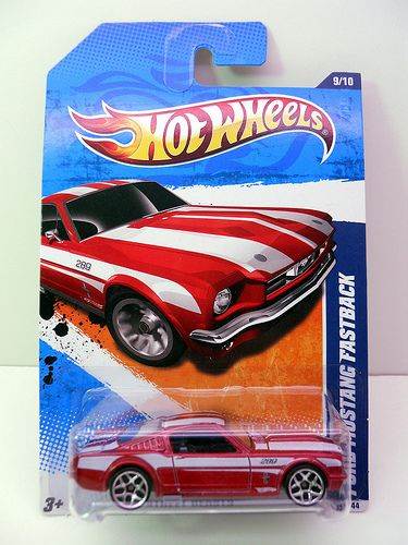 1965 Mustang 2+2 Fastback - Street Beasts toy car collectible - Main Image 2
