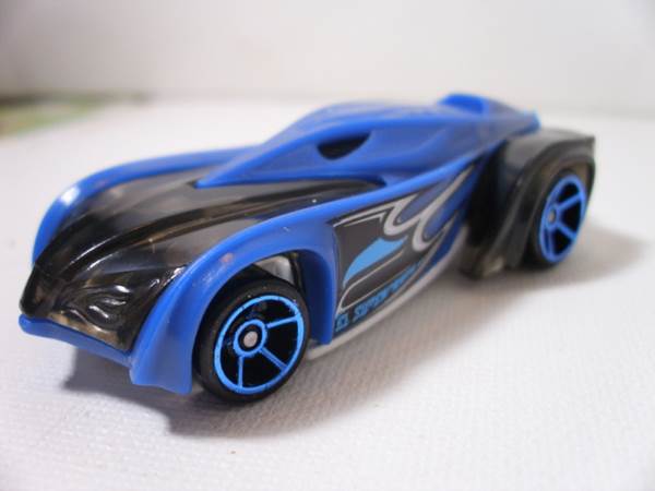 El Superfasto - # 23 HW Premiere toy car collectible - Main Image 2