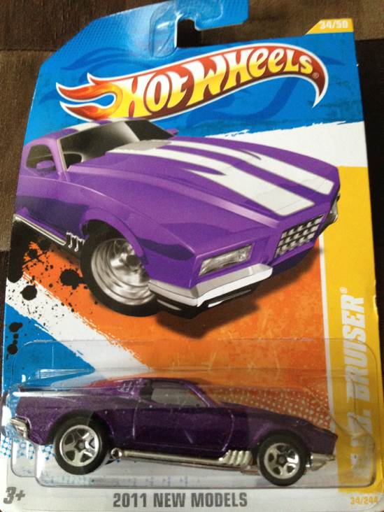 Hot Wheels Blvd. Bruiser - HW New Models toy car collectible - Main Image 2