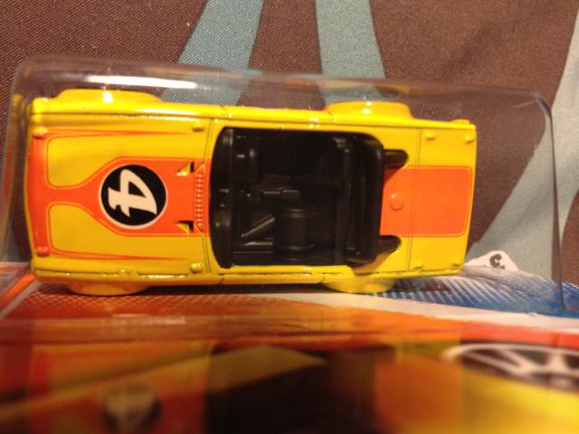 Triumph TR6 - Track Stars ’11 toy car collectible - Main Image 2