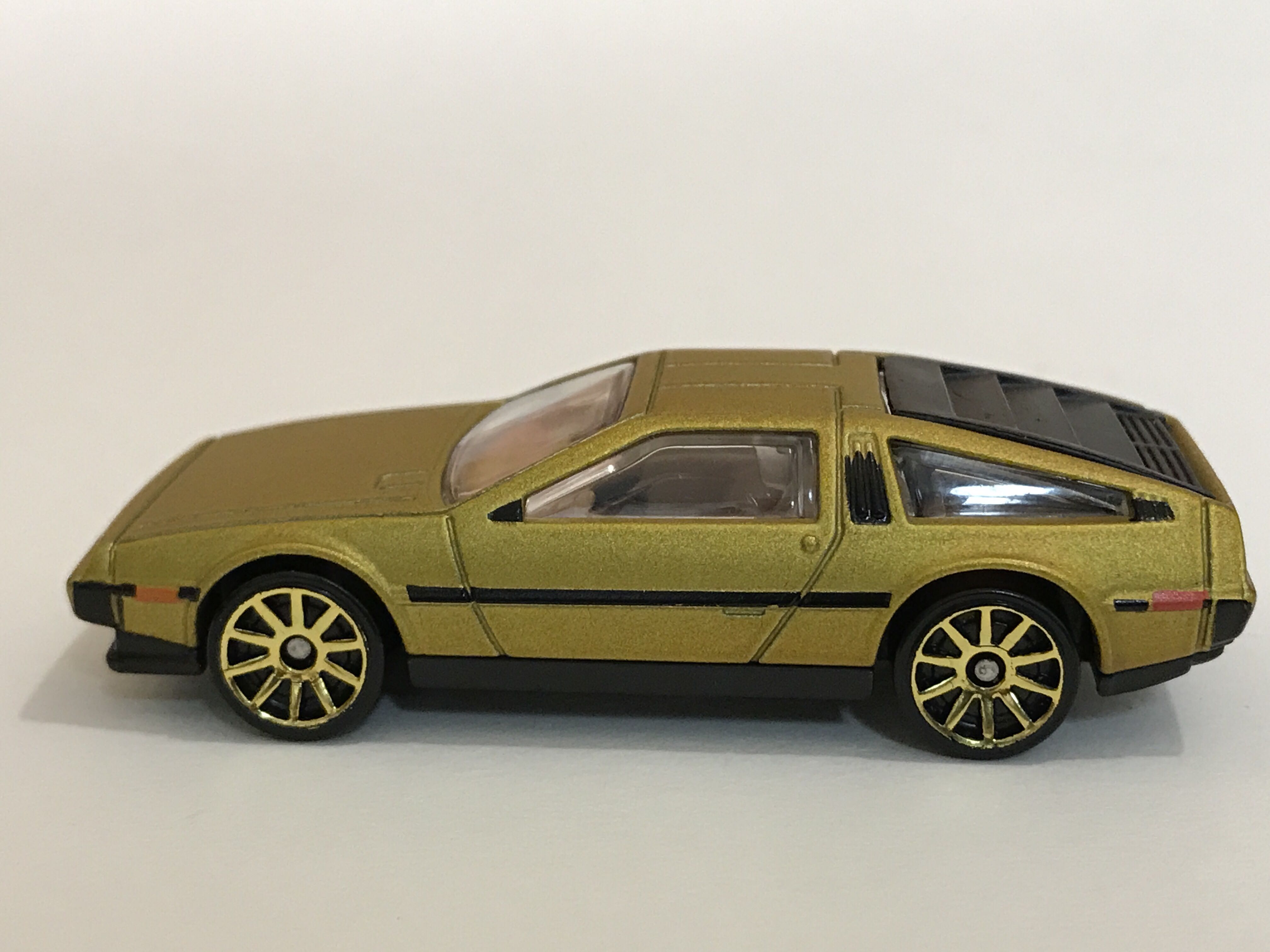 Delorean DMC-12 ‘81 - 2010 - HW PREMIERE toy car collectible - Main Image 3
