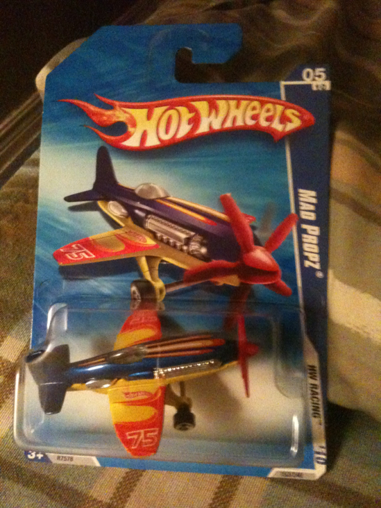 Madd Propz - HW Racing ’10 toy car collectible - Main Image 2
