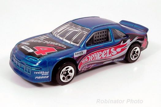 T-Bird Stocker - Mattel Wheels toy car collectible - Main Image 2