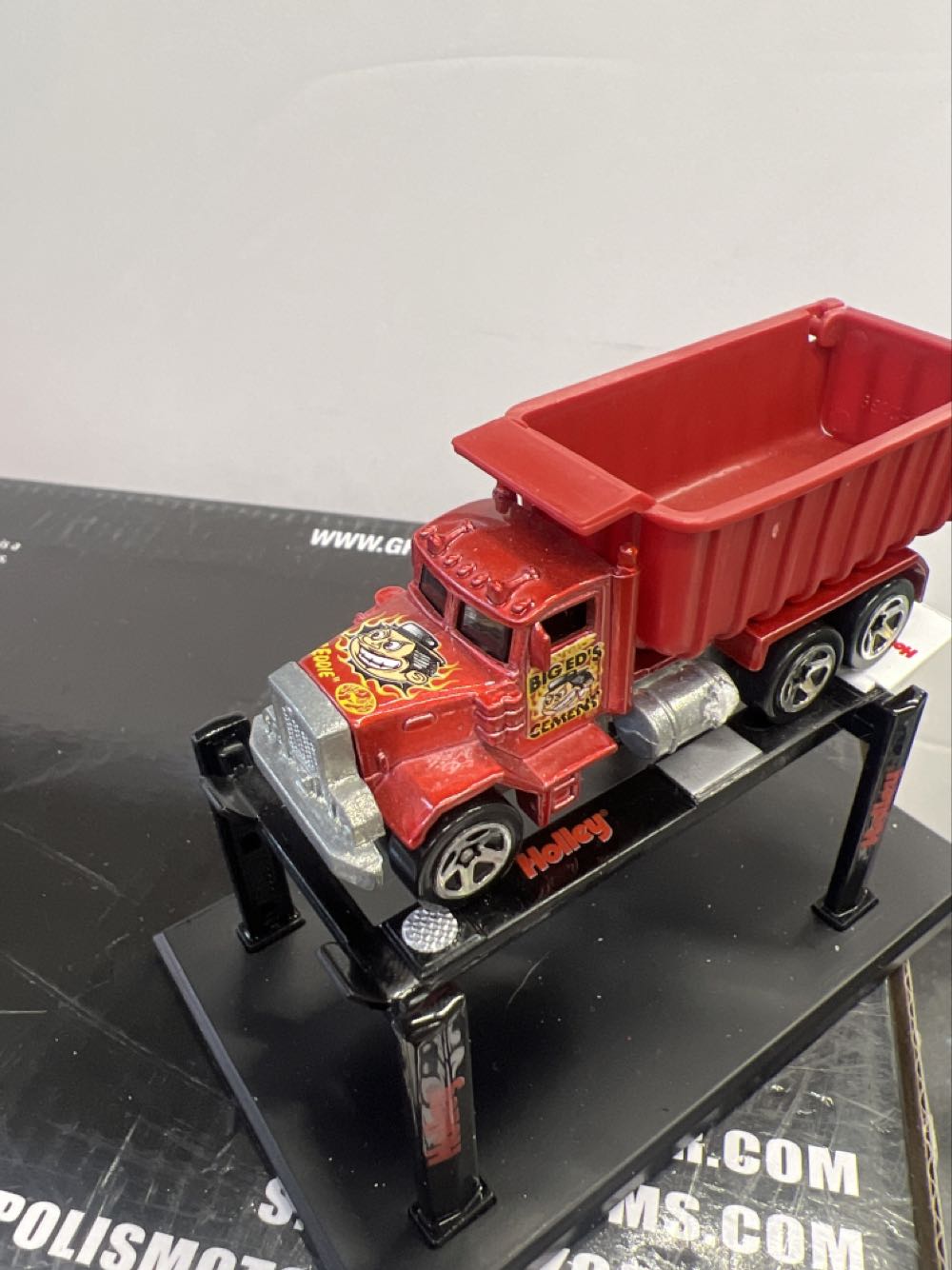 Peterbilt Dump Truck  - Hot Wheels toy car collectible - Main Image 2