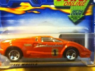 Lamborghini Countach - 2002 Hot Wheels toy car collectible - Main Image 1