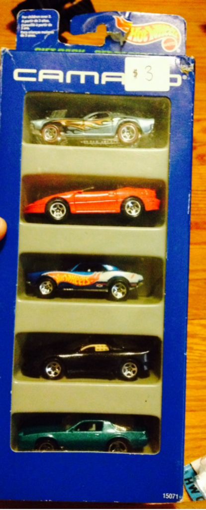 Camaro Convertible - 1995 Model Series toy car collectible - Main Image 2