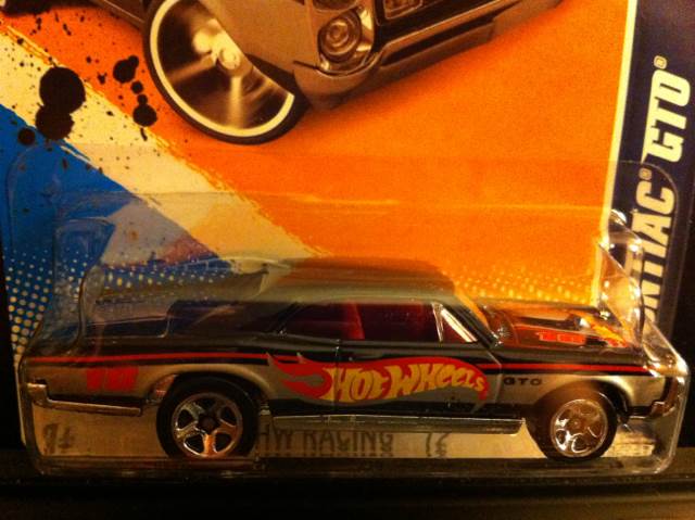 Pontiac GTO ’67 - HW Racing toy car collectible - Main Image 2