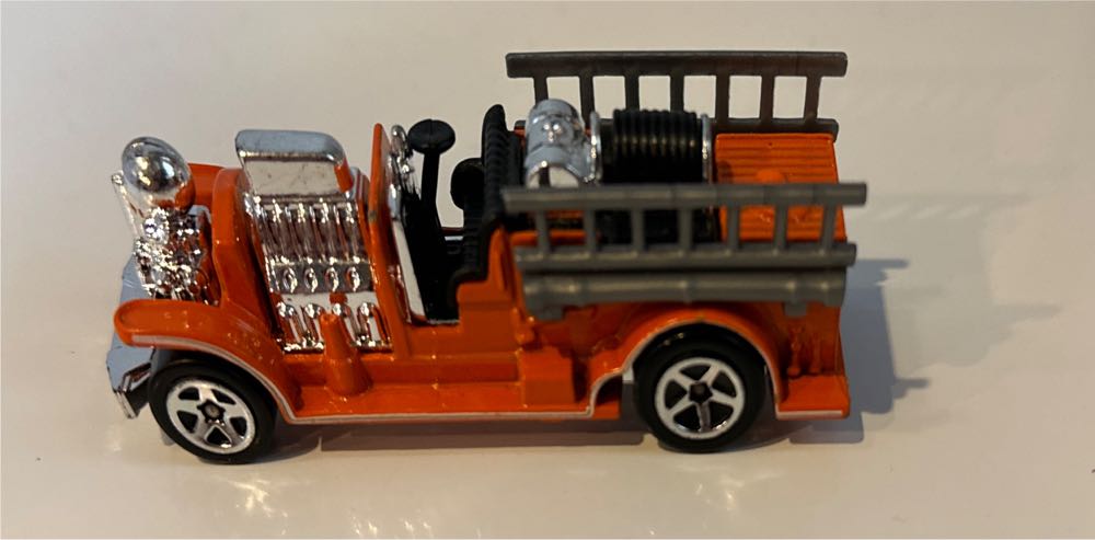 Old Number 5.5  toy car collectible - Main Image 3