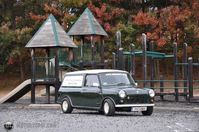 Austin Mini Van - MBX Service toy car collectible - Main Image 2