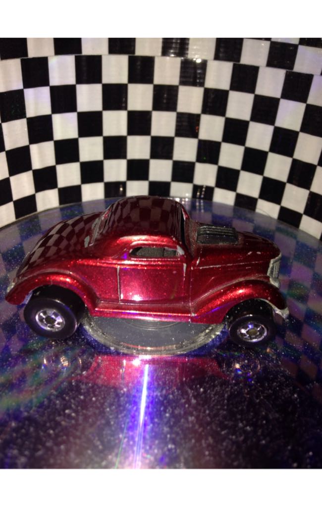 Neet Streeter - The Hot Ones toy car collectible - Main Image 2