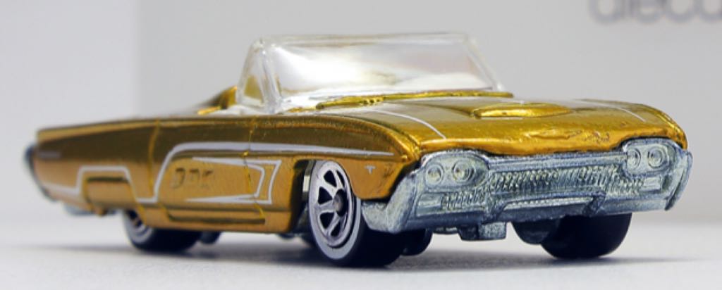 1963 T-Bird - 2005 - HW Classics Series - 1 toy car collectible - Main Image 2