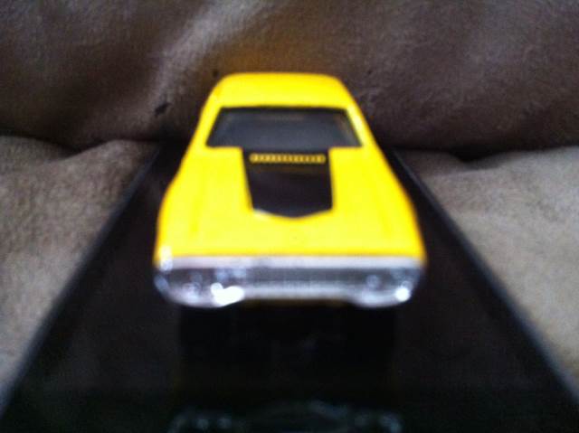 Plymouth GTX / 1971 - 2002 Hot Wheels toy car collectible - Main Image 2