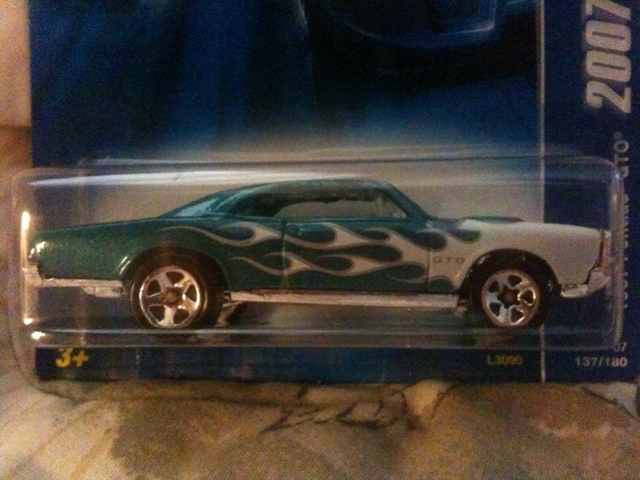 ’1967 Pontiac GTO - ’07 Hot Wheels Stars toy car collectible - Main Image 2