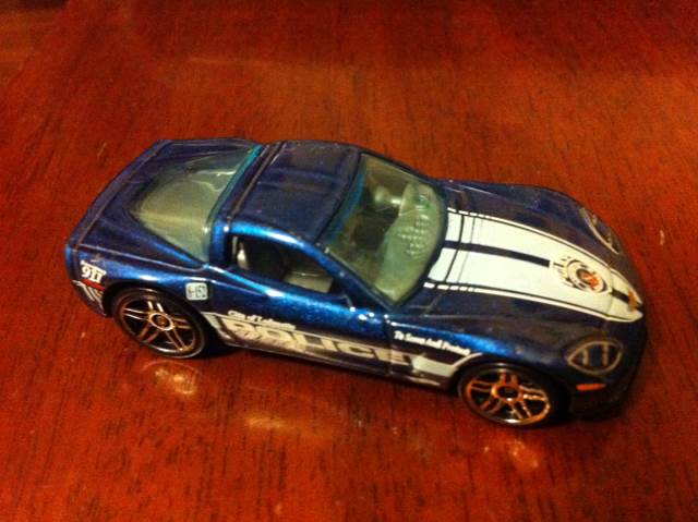 4/10 C6 Corvette - 2011 - HW Main Street toy car collectible - Main Image 2