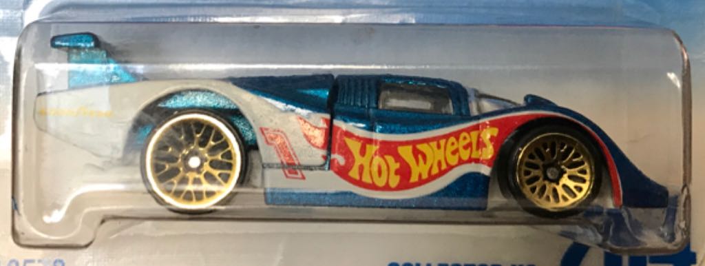 Sol-Aire CX4 - Mainline toy car collectible - Main Image 2