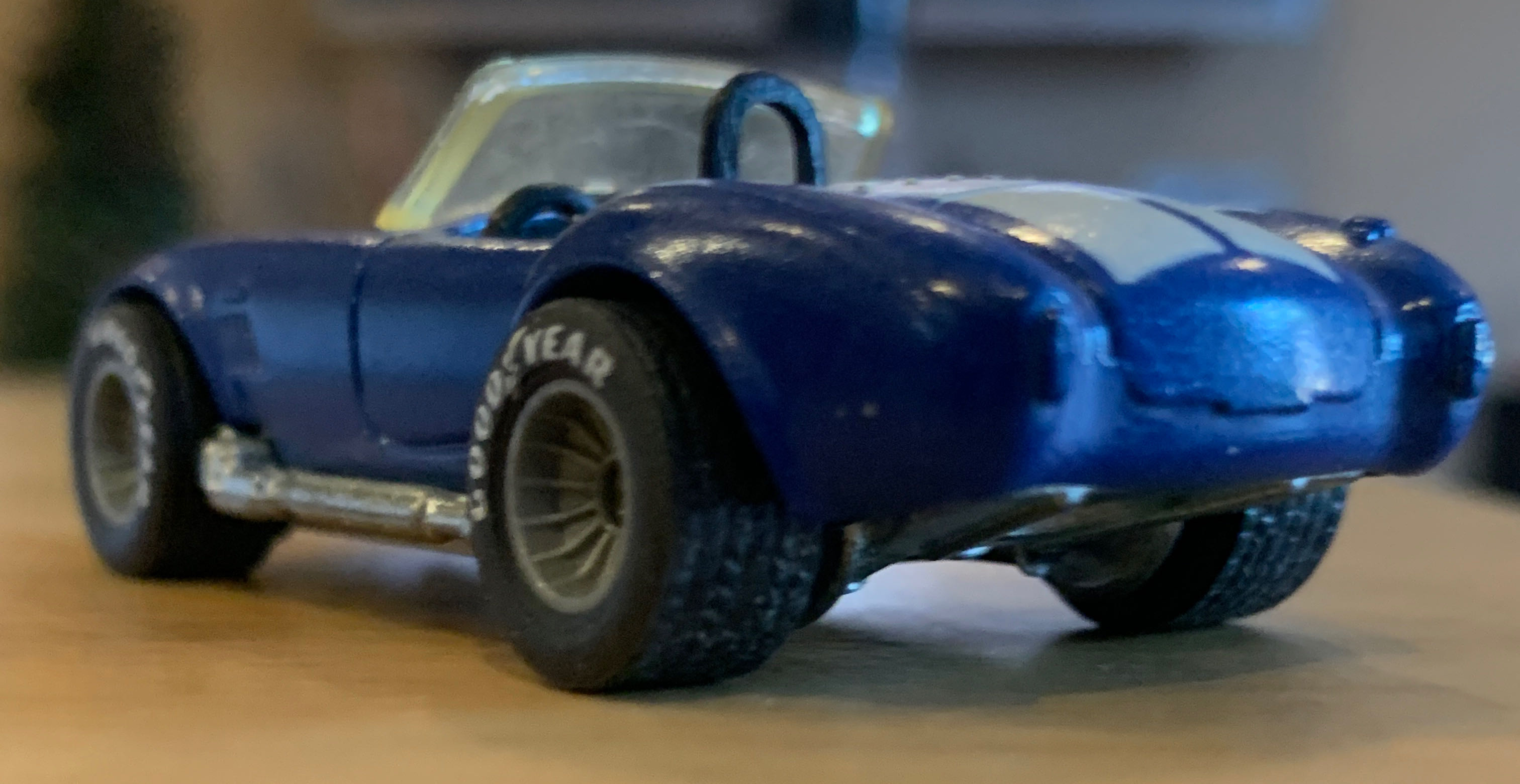 Classic Cobra - Real Riders toy car collectible - Main Image 4