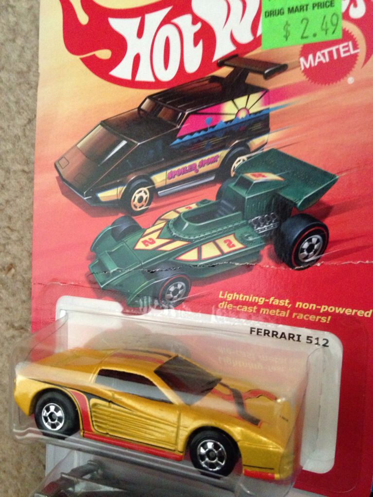 Ferrari F512m - 2011 Hot Ones toy car collectible - Main Image 2
