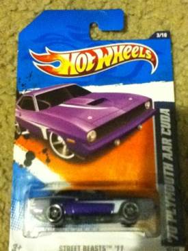 ’70 Plymouth Aar Cuda - Street Beasts ’11 toy car collectible - Main Image 1