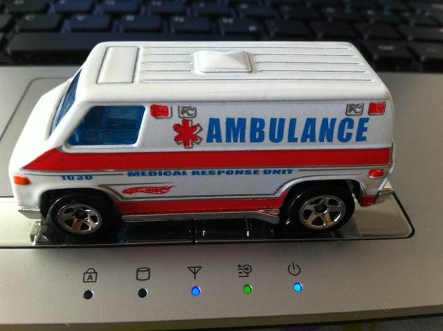 Super Van - 2010 Race World City toy car collectible - Main Image 2