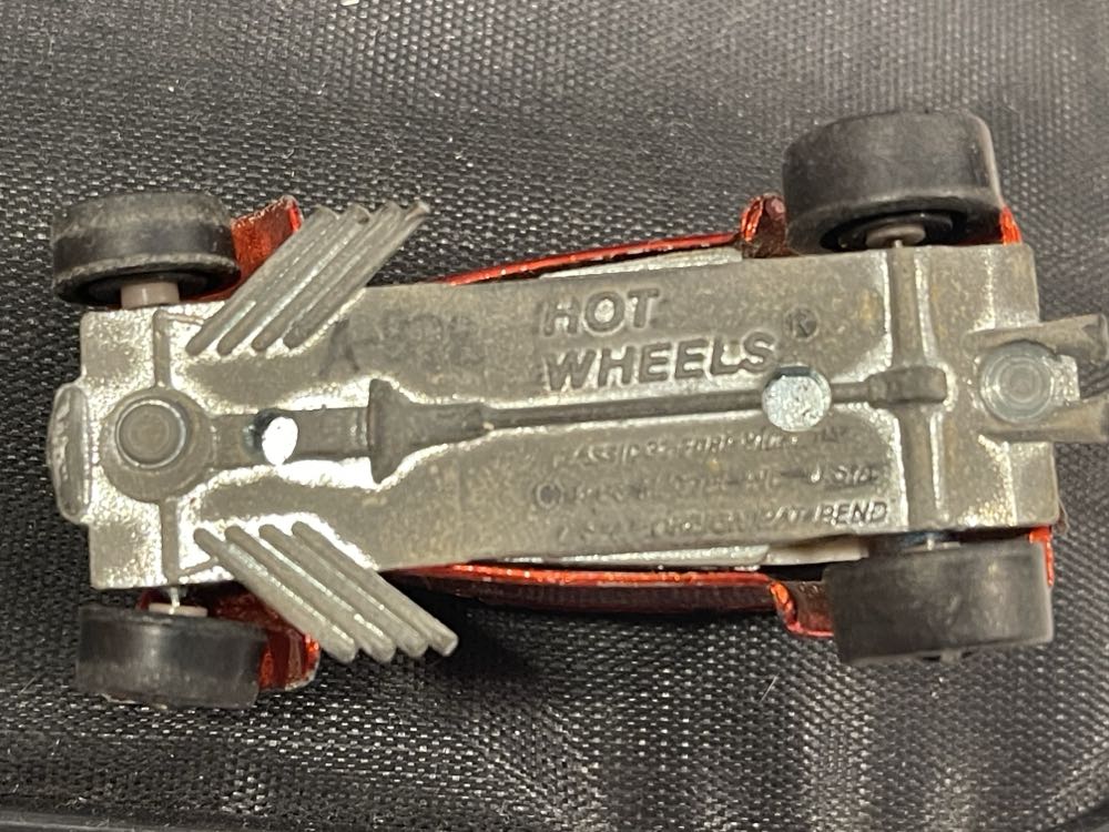 Classic 32 Ford Vicky - 1969 Hot Wheels toy car collectible - Main Image 3