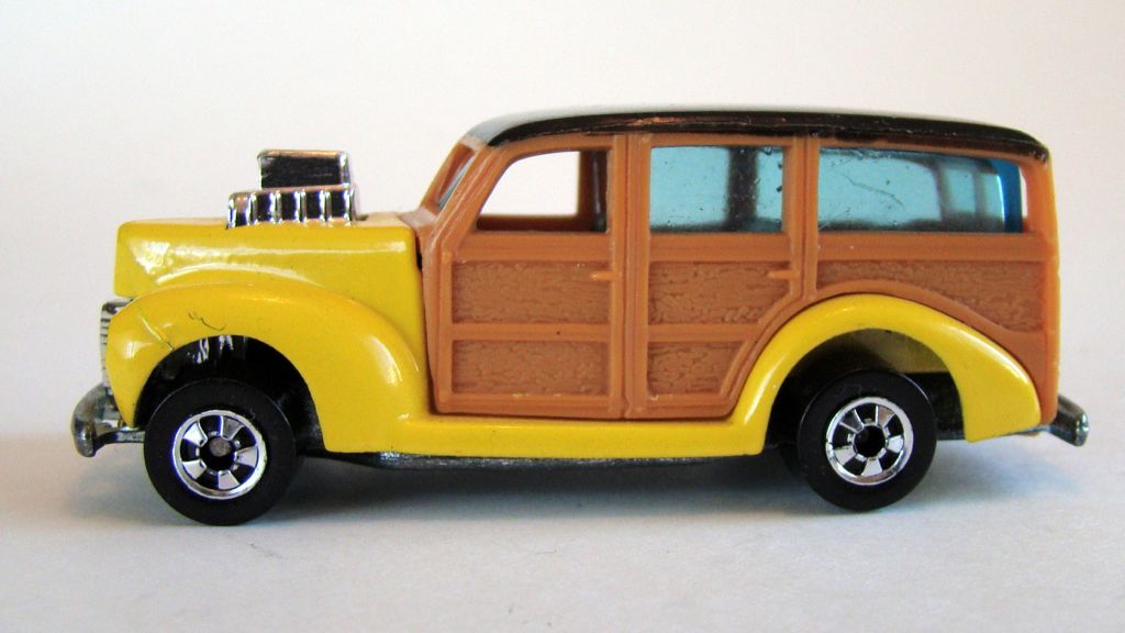 ’40’s Woody - Hot Wheels Classics toy car collectible - Main Image 2