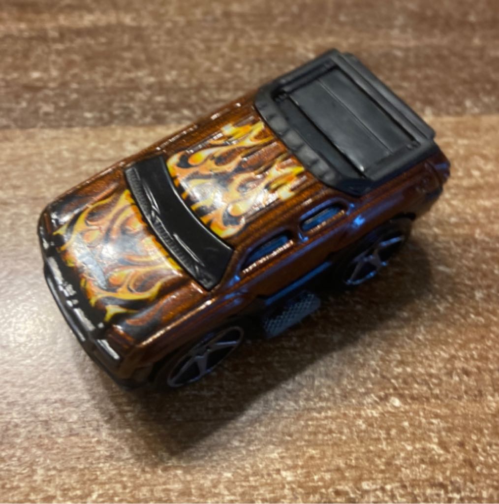 Chevrolet Chevy Avalanche - Heat Fleet II toy car collectible - Main Image 2