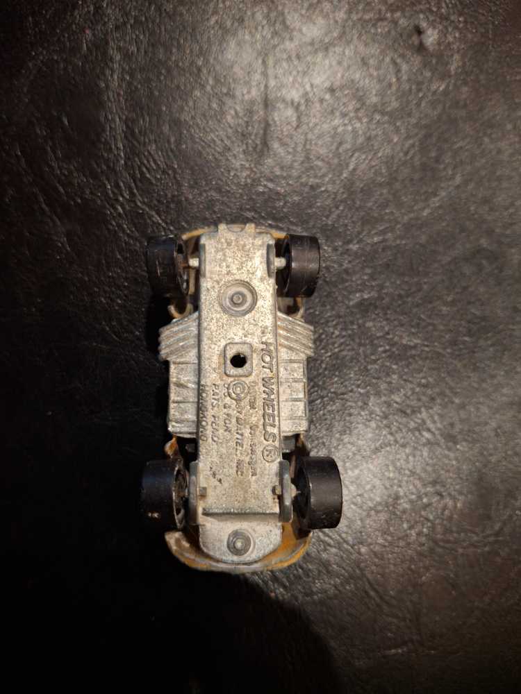 Custom Volkswagen  - Flying Colors toy car collectible - Main Image 3