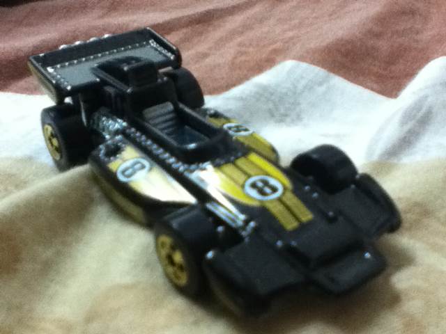 El Rey Special - The Hot Ones toy car collectible - Main Image 2