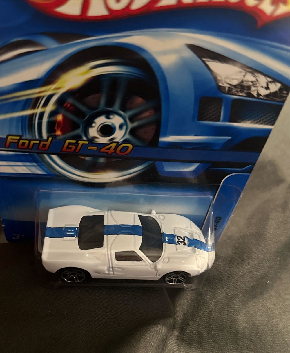 Ford Gt-40  toy car collectible - Main Image 2