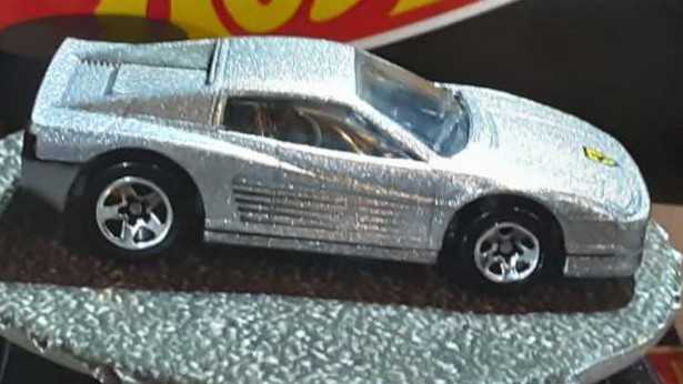 Ferrari Testarossa - Silver - Hot Wheels toy car collectible - Main Image 3