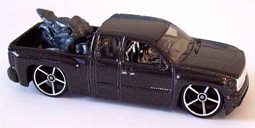 2007 Chevy Silverado - 2007 New Models toy car collectible - Main Image 2