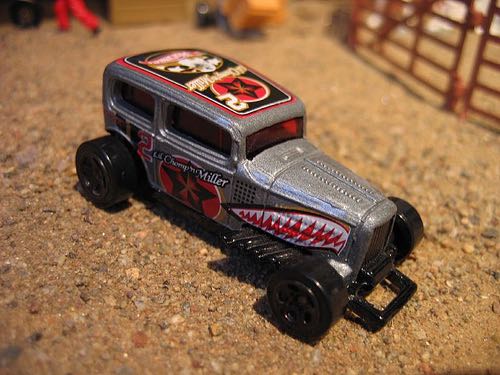 Midnight Otto - Flying Aces II Series toy car collectible - Main Image 2