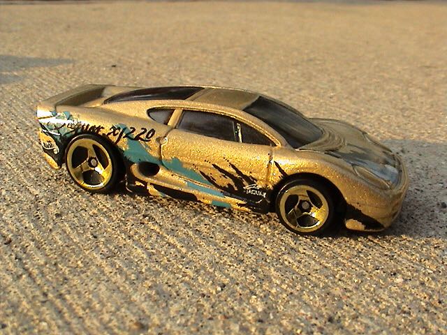 Jaguar XJ220 - 1999 Hot Wheels toy car collectible - Main Image 2