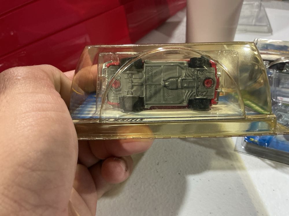 ’65 Corvette - 2001 Treasure Hunt toy car collectible - Main Image 3