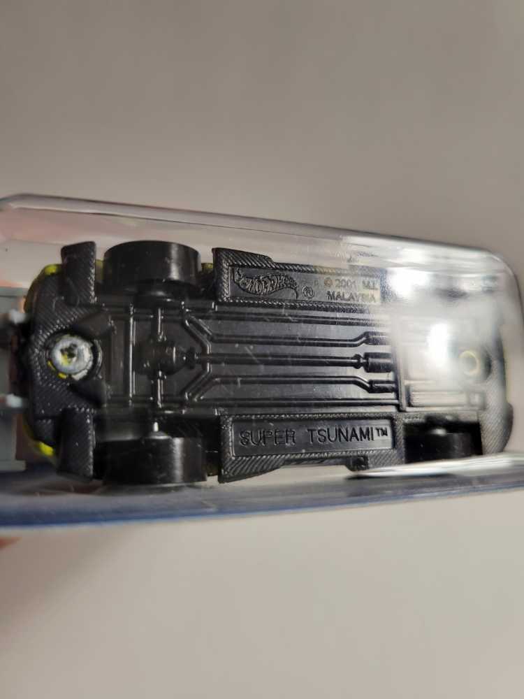 Super Tsunami - Treasure Hunt 2003 toy car collectible - Main Image 3