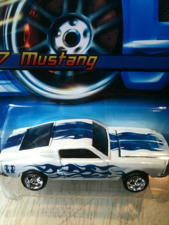 Treasure Hunt 1967 Mustang - Treasure Hunt toy car collectible - Main Image 2
