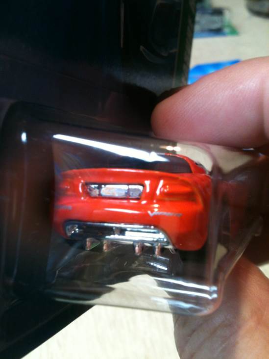 TH Dodge Viper - 2008 Reg Treasure Hunt Series toy car collectible - Main Image 2